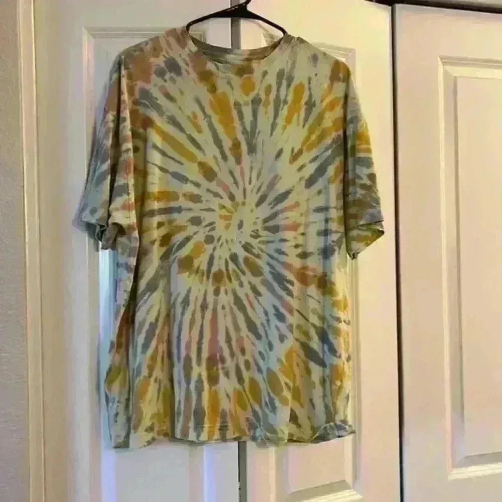 Oversized pink tye dye tshirt graphic tee